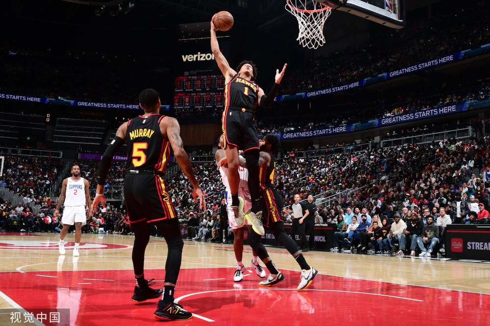 和其他侧翼 和其他侧翼