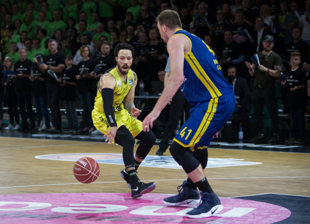 在接受采访 在接受采访